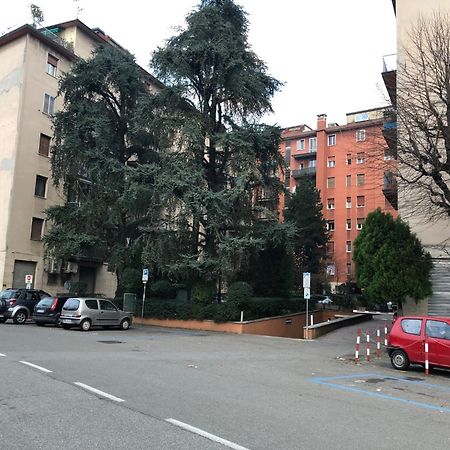 Tra Le Torri B&B - Ampia Stanza Privata In Appartamento Con Bagno Privato Accessibile Da Corridoio Bolonya Dış mekan fotoğraf