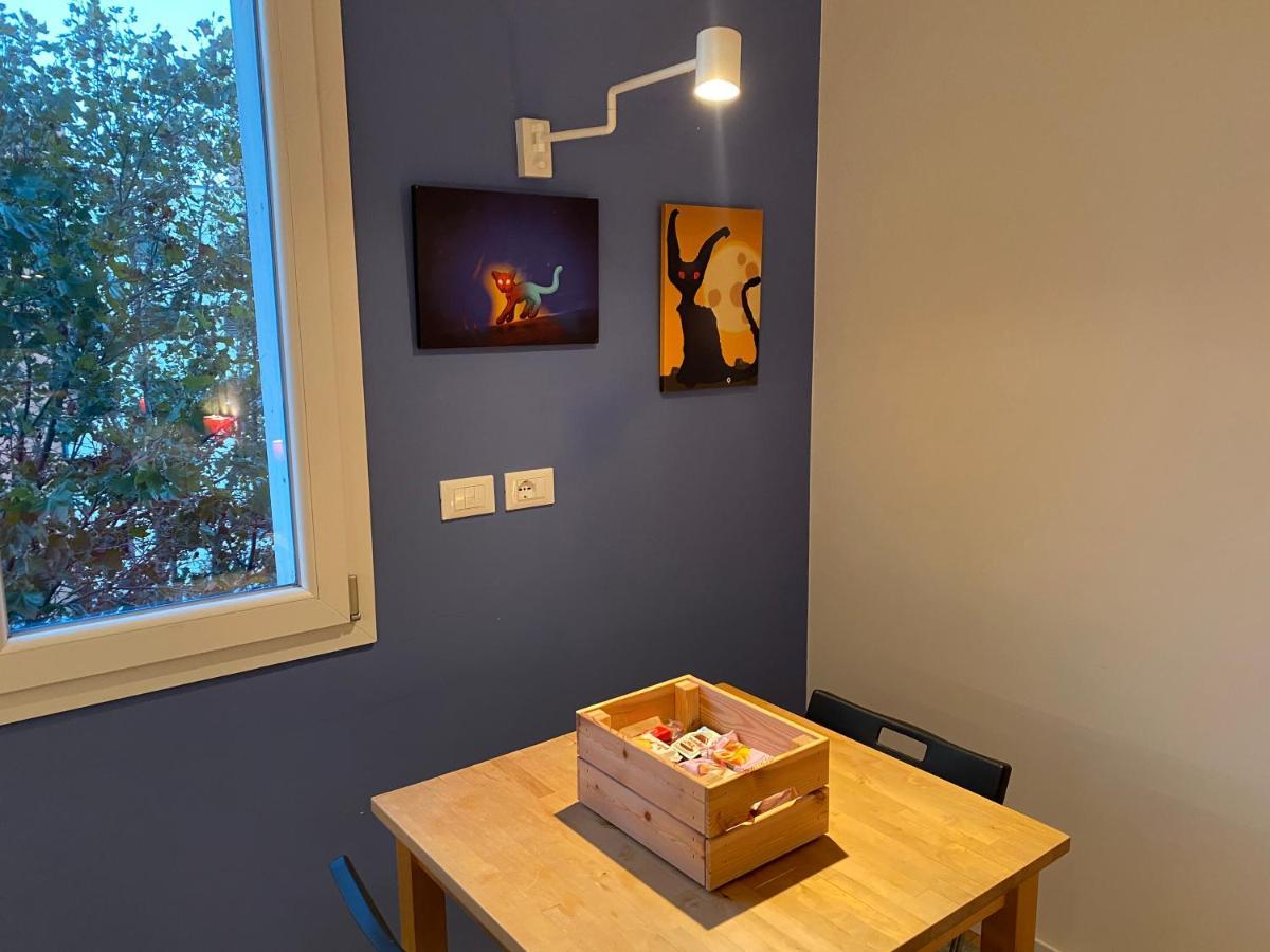 Tra Le Torri B&B - Ampia Stanza Privata In Appartamento Con Bagno Privato Accessibile Da Corridoio Bolonya Dış mekan fotoğraf