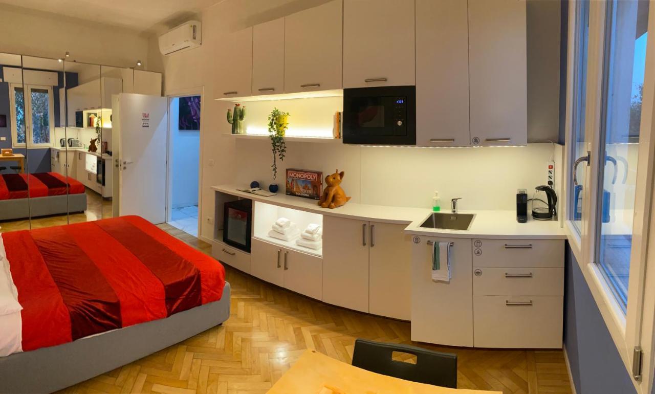 Tra Le Torri B&B - Ampia Stanza Privata In Appartamento Con Bagno Privato Accessibile Da Corridoio Bolonya Dış mekan fotoğraf