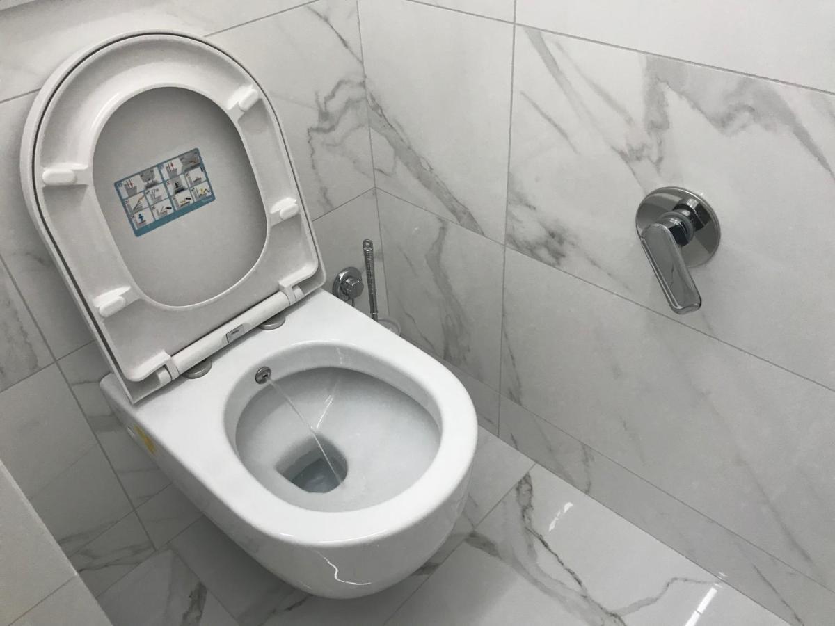 Tra Le Torri B&B - Ampia Stanza Privata In Appartamento Con Bagno Privato Accessibile Da Corridoio Bolonya Dış mekan fotoğraf