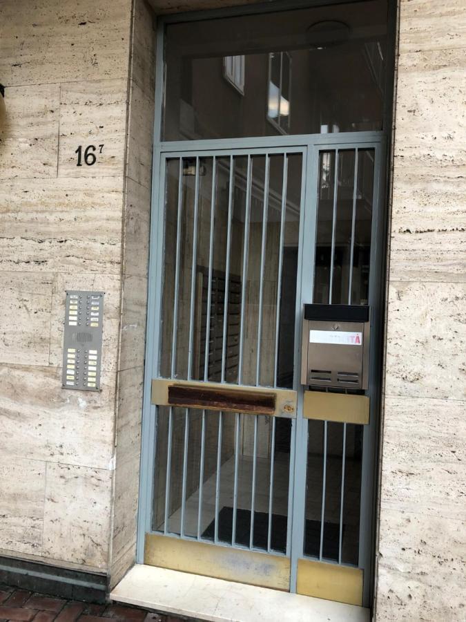 Tra Le Torri B&B - Ampia Stanza Privata In Appartamento Con Bagno Privato Accessibile Da Corridoio Bolonya Dış mekan fotoğraf